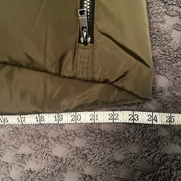 Orolay Women's Army Green Hooded Puffer Jacket - Down filled size S - Picture 8 of 8